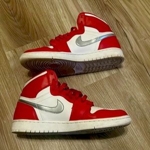 Air Jordan 1 Retro High 'Silver Medal' 332550-602